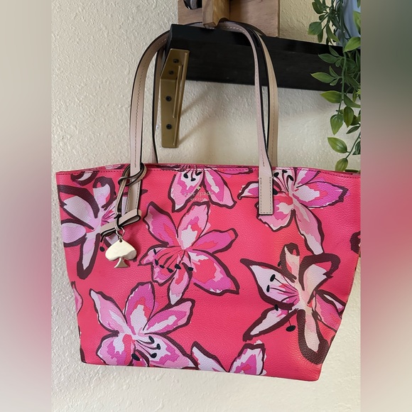 kate spade Handbags - Kate Spade Tote